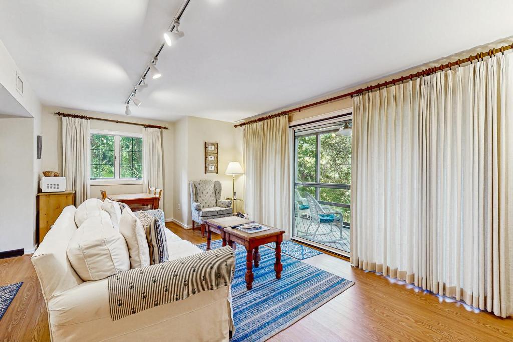 Χώρος καθιστικού στο Mariner's Watch 4288