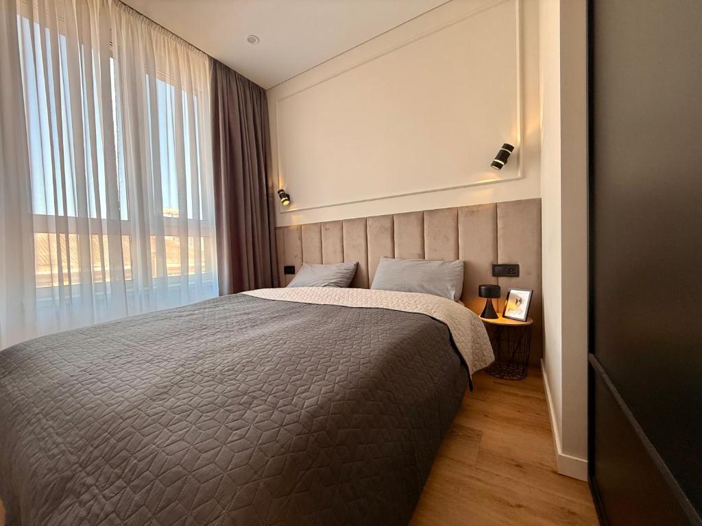 Готелі: New Business-Class Apartment з ГЕНЕРАТОРОМ in Kyiv City Center, Київ