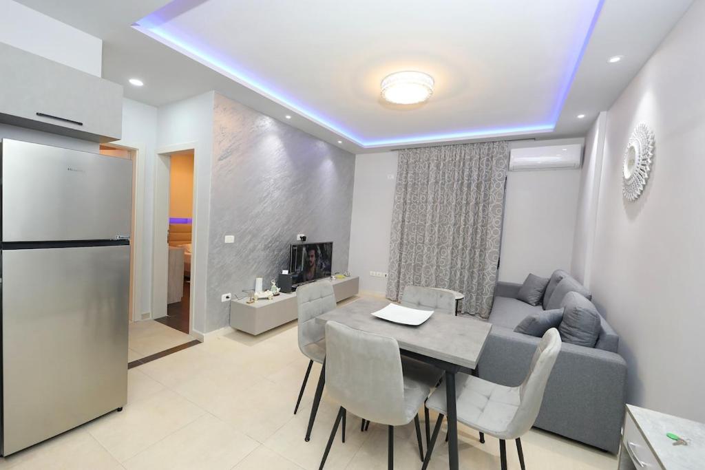 Lungomare Modern Apartment