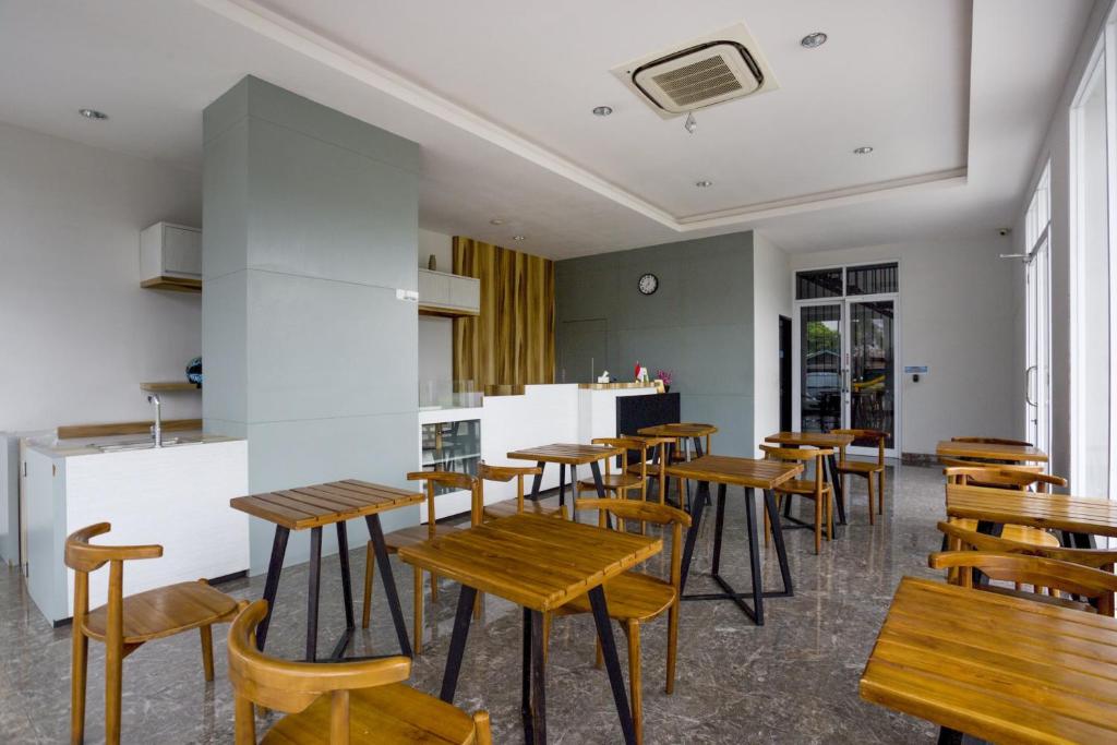 Restaurace v ubytování Collection O Bekasi Timur Near Gedung Juang Formerly Regia Tambun