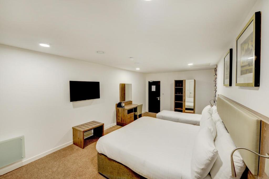 OYO Plymouth Central Hotel - Standard Triple Room