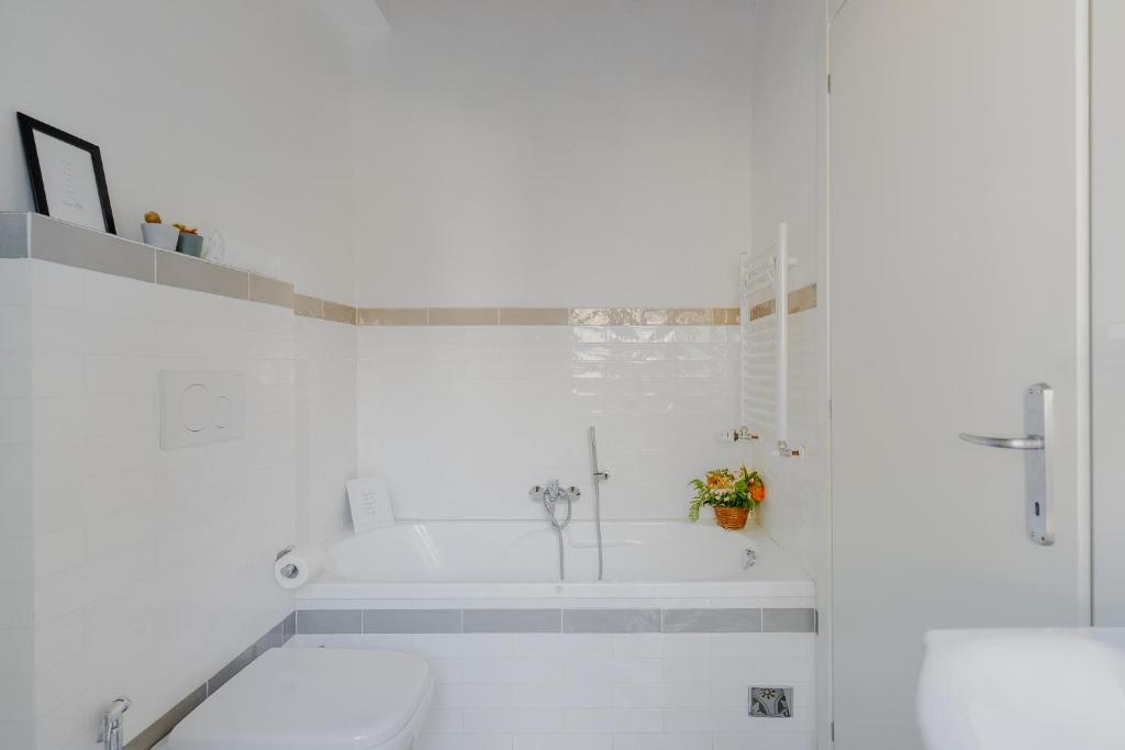 Florence David's Guesthouse Steps from Accademia Gallery - 14