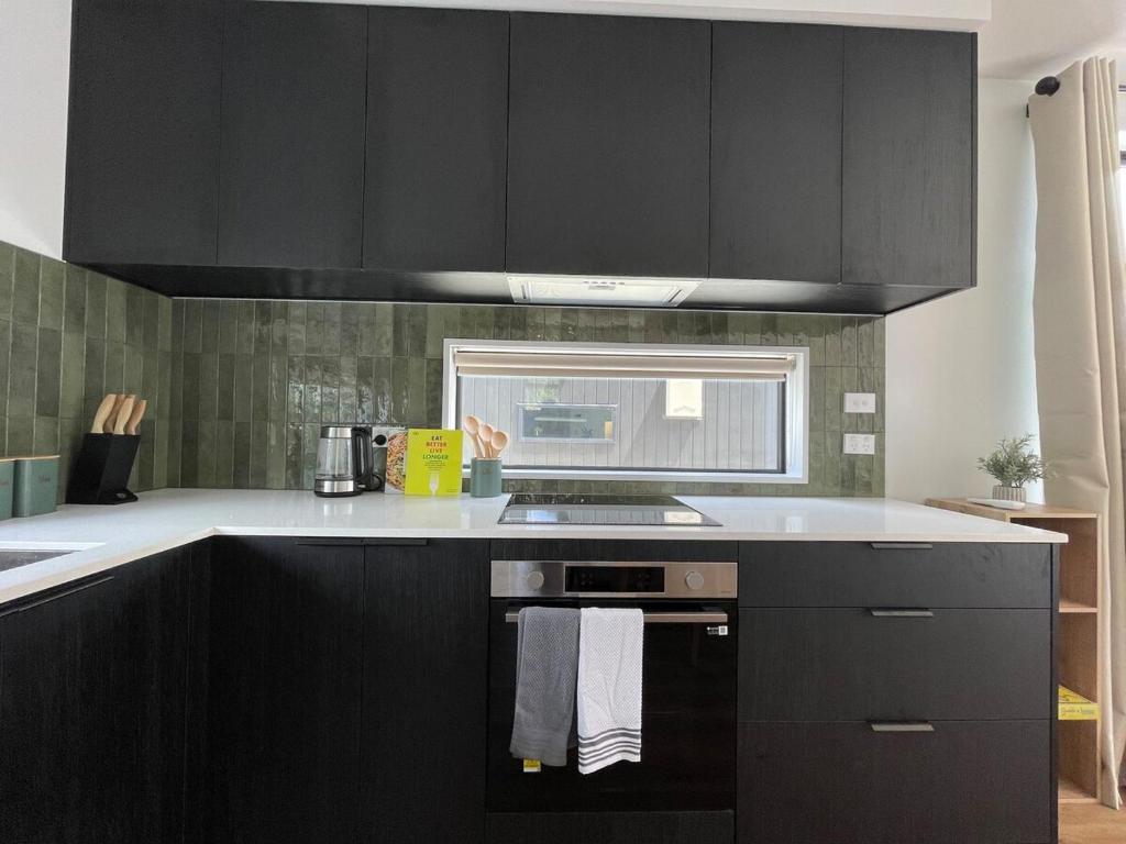 Luxury 2Bed2Bath Standalone Home With Parking - Resim 7