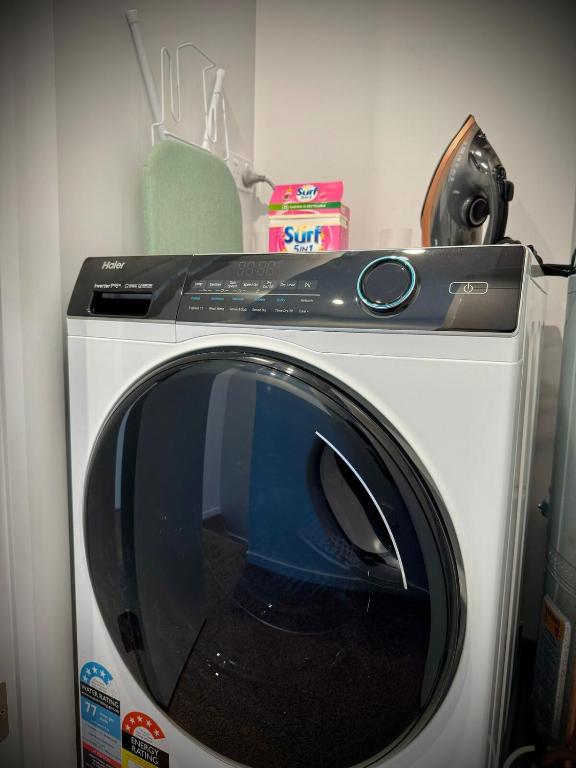 Luxury 2Bed2Bath Standalone Home With Parking - Resim 13