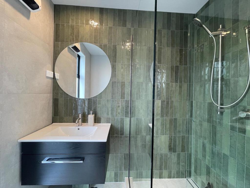 Luxury 2Bed2Bath Standalone Home With Parking - Resim 30