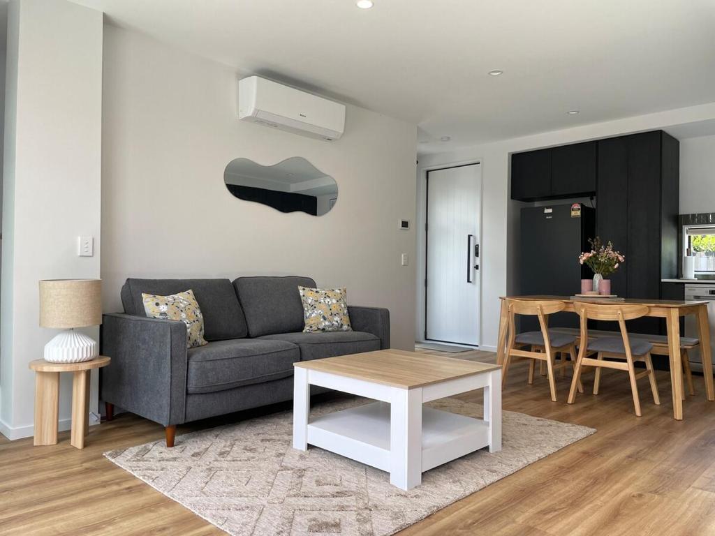 Luxury 2Bed2Bath Standalone Home With Parking - Resim 41