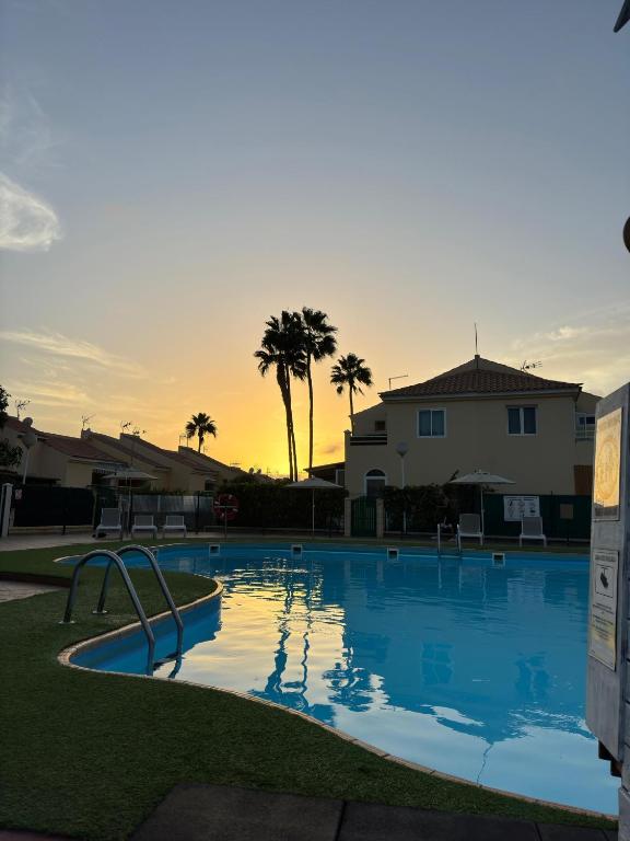Bazén v ubytování Duplex Sonemar Pool nebo v jeho okolí