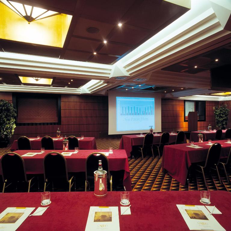 Zaplecze biznesowe lub konferencyjne w obiekcie Ramada by Wyndham Naples