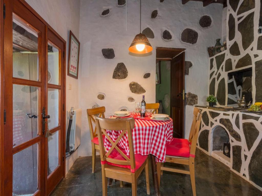 Posezení v ubytování Cottage with shared pool in Fontanales