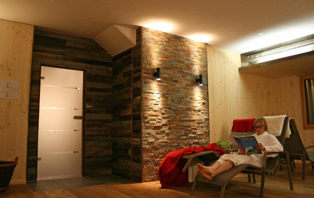 Posezení v ubytování Hüttenhotel Husky Lodge