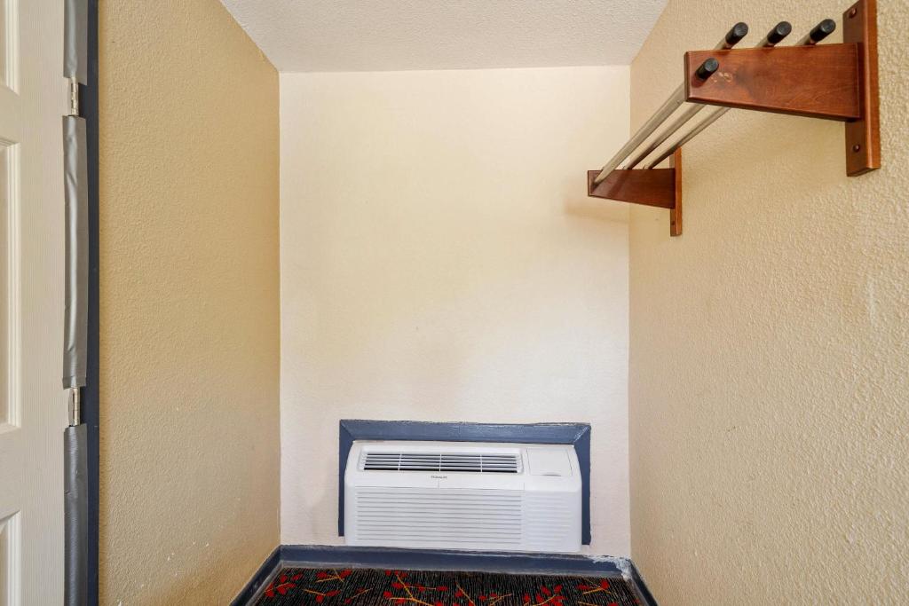 Fotografie z fotogalerie ubytování OYO Hotel Luling TX Downtown I-10/US-90 v destinaci Luling