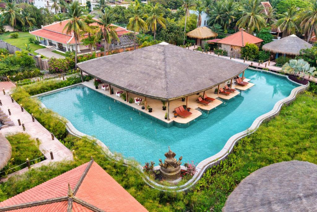 Bazén v ubytování Authentic Khmer Village Resort nebo v jeho okolí