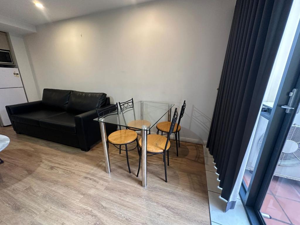 Boulevard on Beaumont - Resim 9