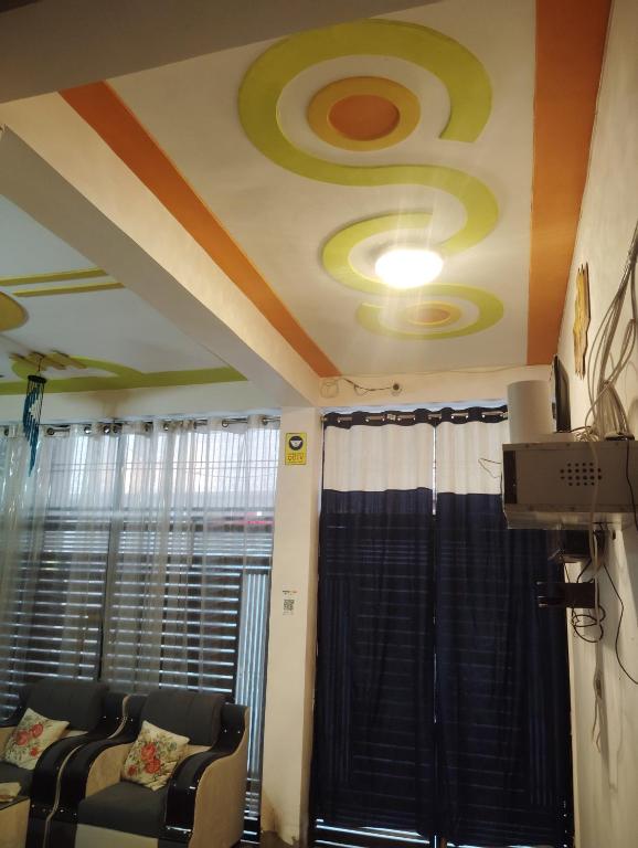 Posezení v ubytování "Om Sadan" Guest House Ayodhya Dhaam
