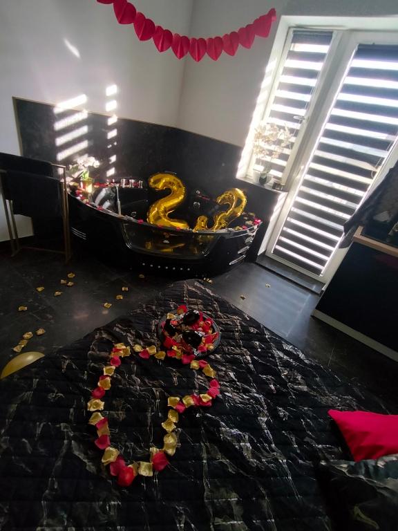 Fotografia z galérie ubytovania Apartament Czarny z Jacuzzi v destinácii Bydgoszcz