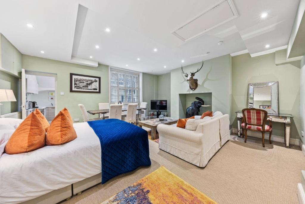 
One-Bedroom Family Apartment
