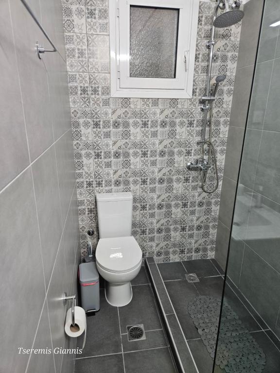 Kúpeľňa v ubytovaní Dinos apartment στην παλιά πόλη Κέρκυρα Corfu