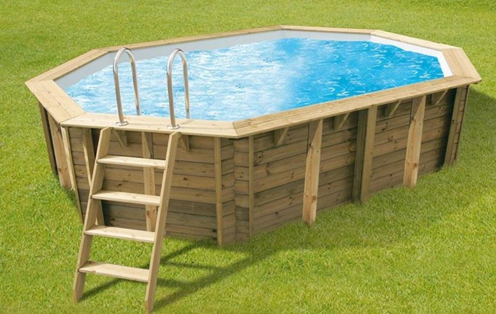 Bazén v ubytování Les Mini-Chaumières nebo v jeho okolí