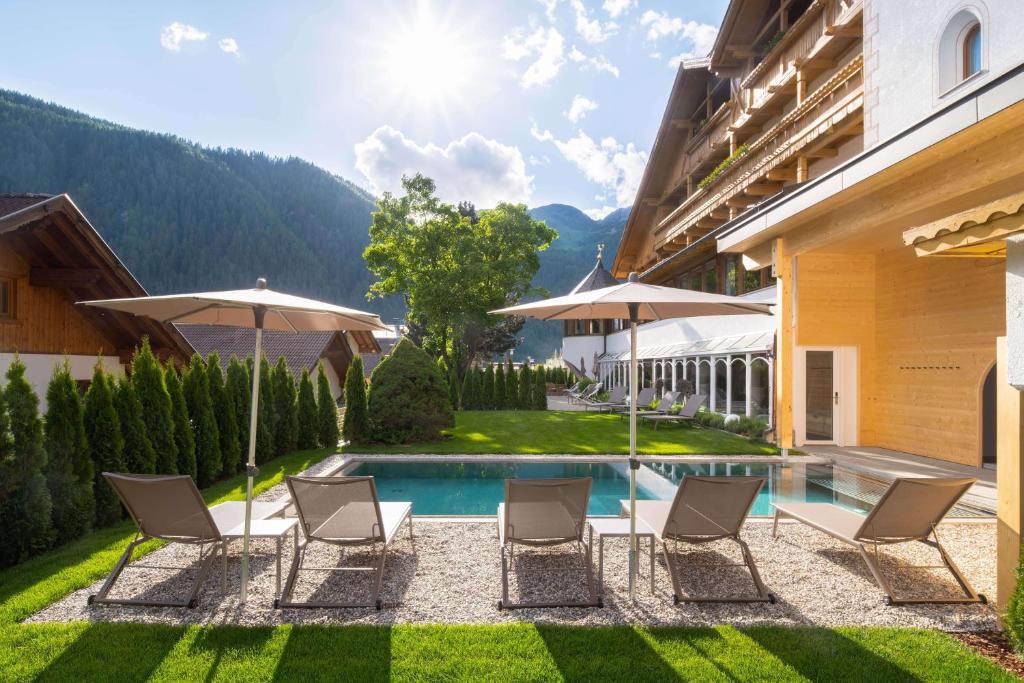 Nespecifikovaný výhled na hory nebo výhled na hory při pohledu z hotelu