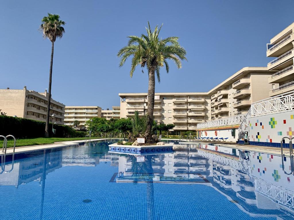 Бассейн в Aquamarina Apartments или поблизости