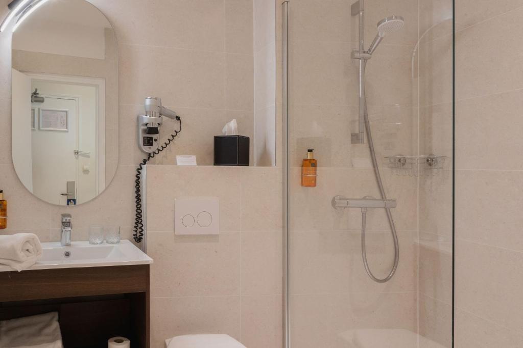 Best Western Hôtel De France - Superior Twin Room With Shower - Non-Smoking