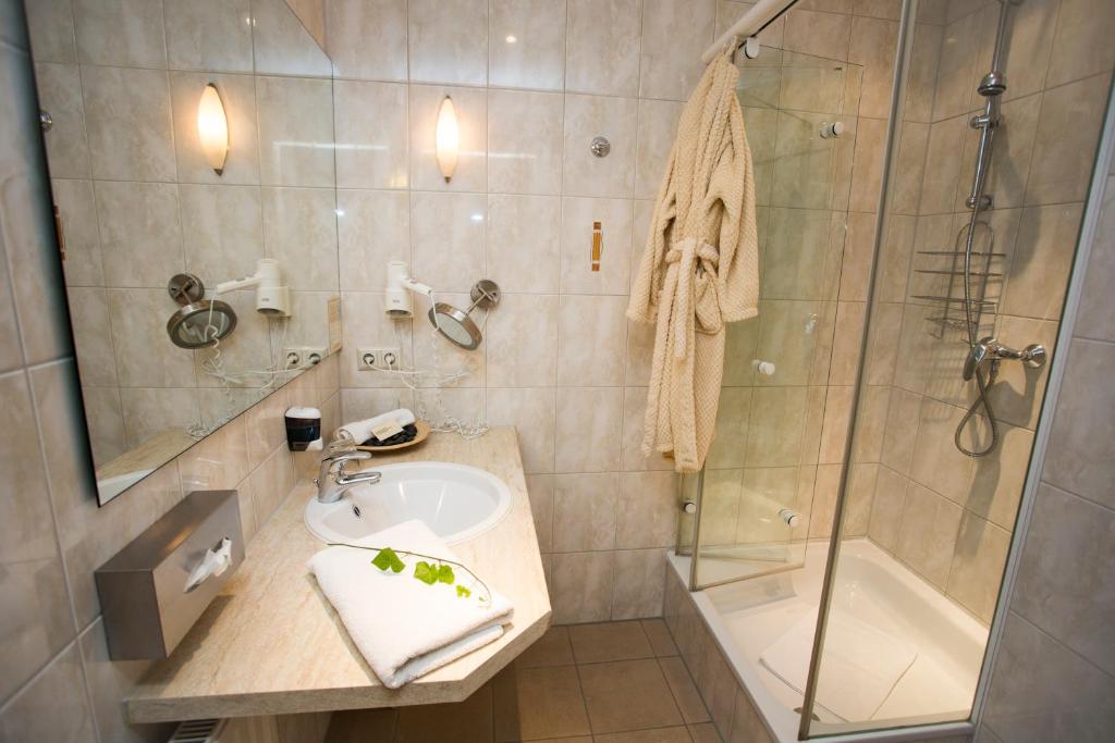 Koupelna v ubytování Mediterran Hotel Juwel