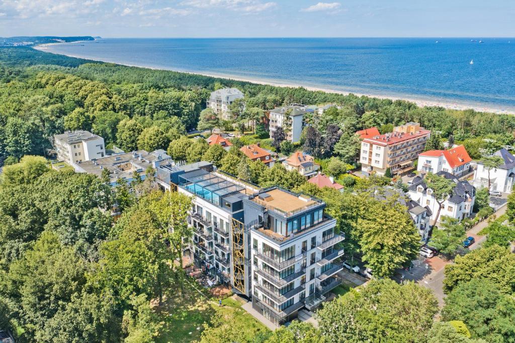 Sea Side Garden by Baltic Home