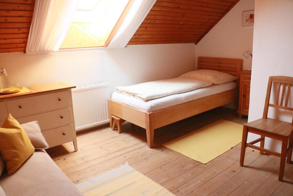 Łóżko lub łóżka w pokoju w obiekcie Bio Archehof Zachhiesen - stay & relax