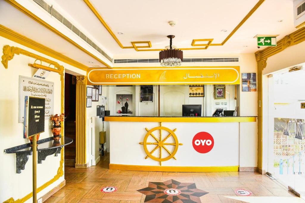Kuchyň nebo kuchyňský kout v ubytování OYO 137 Marina Hotel