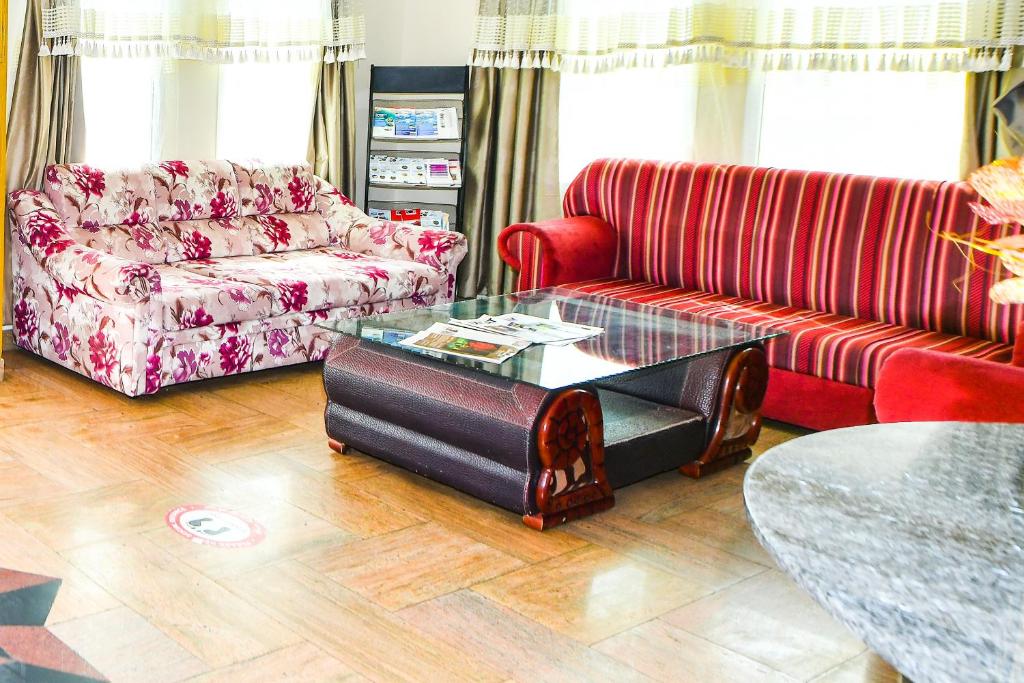 Posezení v ubytování OYO 137 Marina Hotel