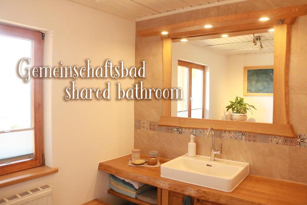 Zdjęcie z galerii obiektu Bio Archehof Zachhiesen - stay & relax w mieście Seekirchen am Wallersee