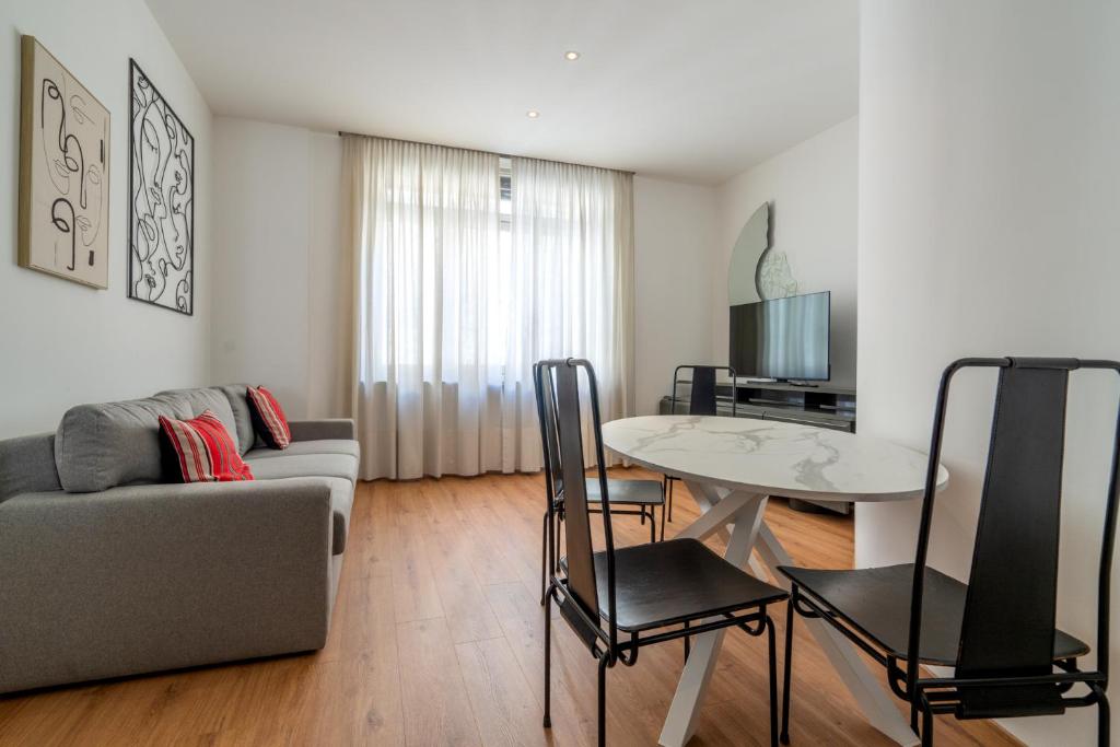 Italianflat - Elegant flat with balcony M4 Tricolore - 7 pax