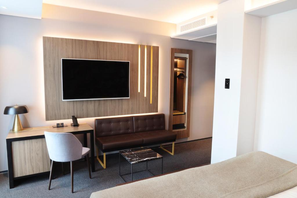 Hotel Reykjavík Saga - Resim 10