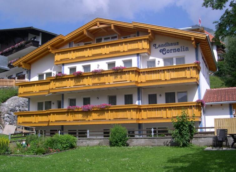 Budova, kde se aparthotel nachází