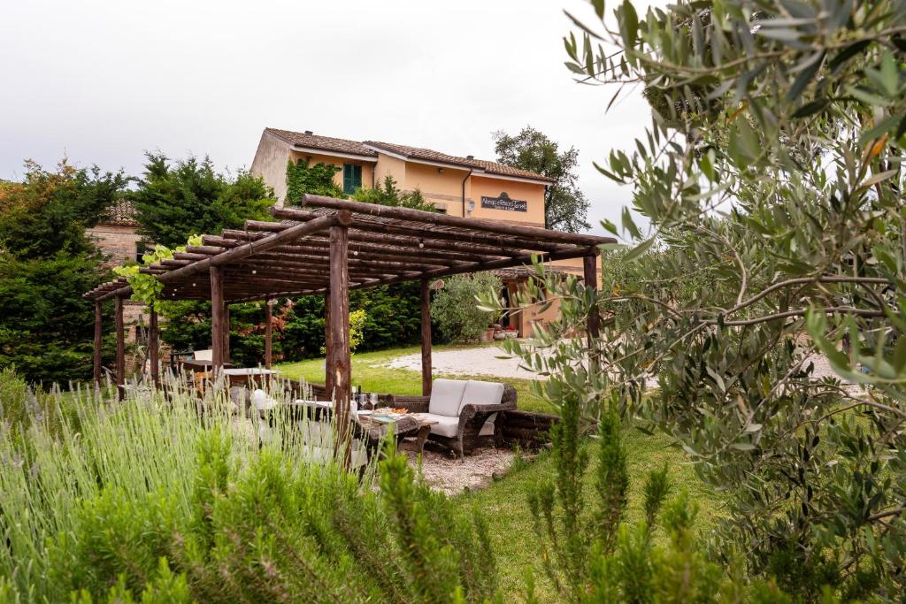 Vonkajšia záhrada v ubytovaní Locanda Tanè