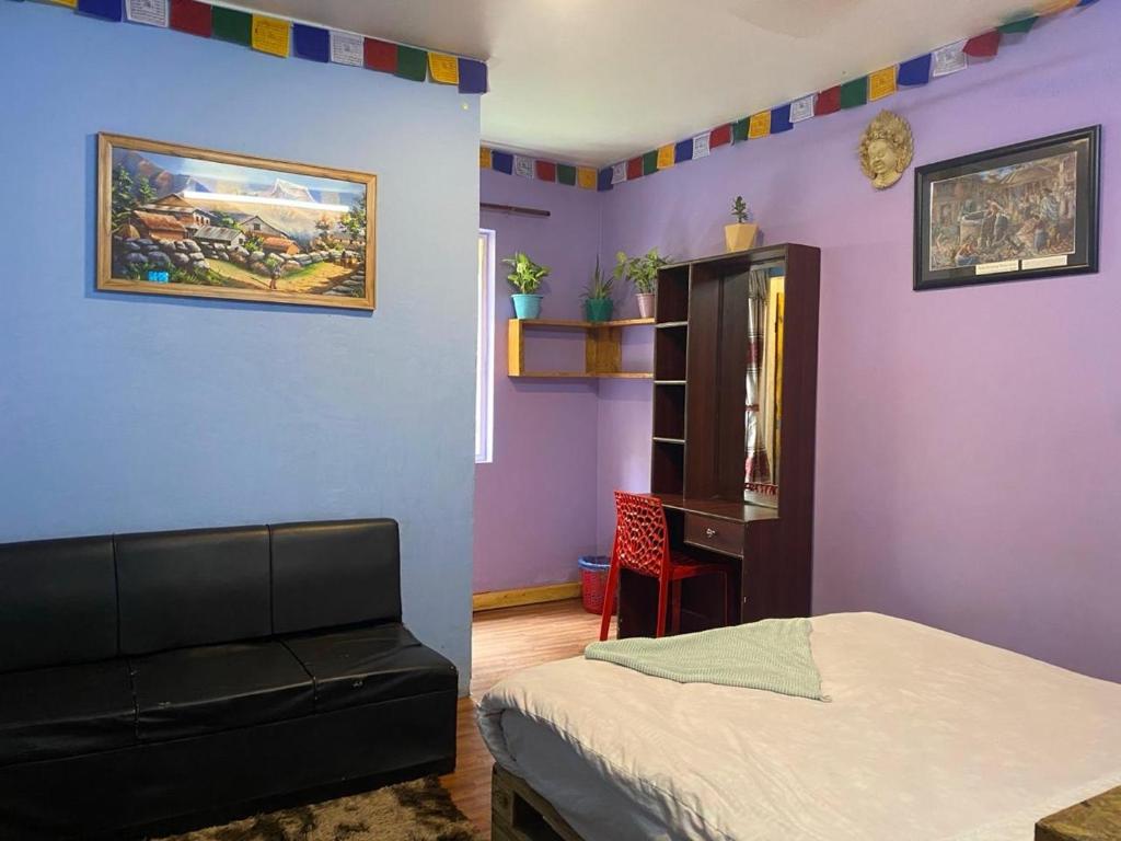 Istumisnurk majutusasutuses Yog Hostel
