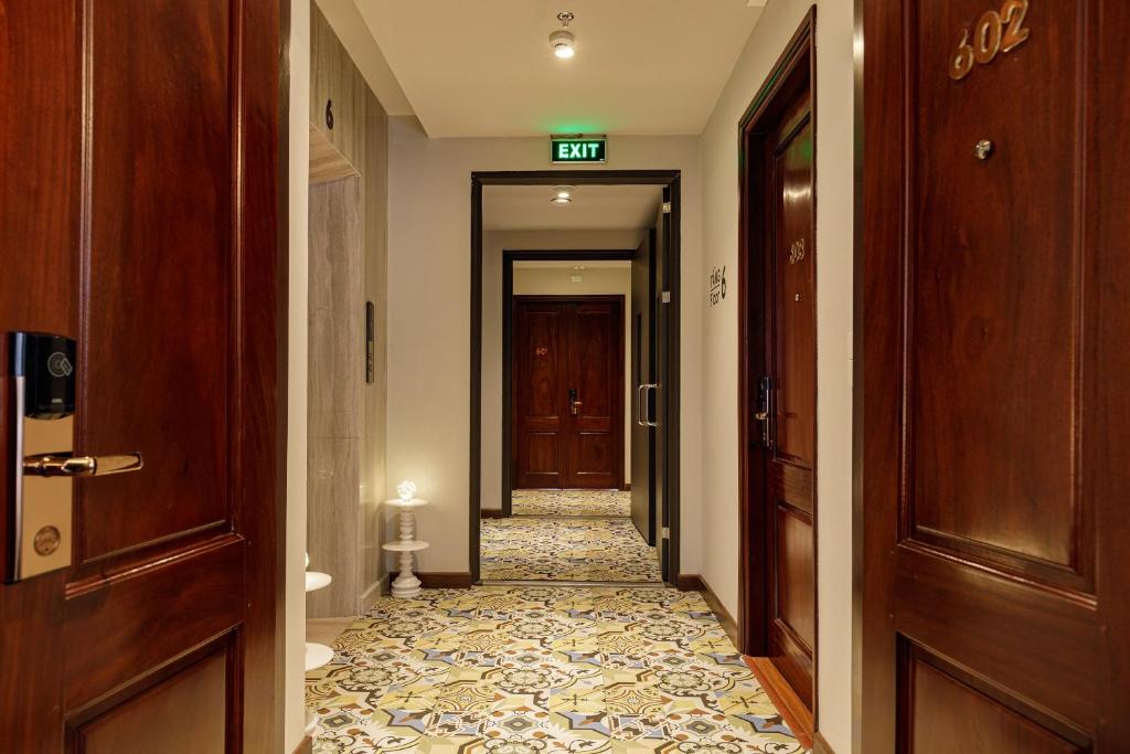 Fotografie z fotogalerie ubytování Super OYO Capital O 1169 Le Grand Hanoi Hotel - The Charm v Hanoji
