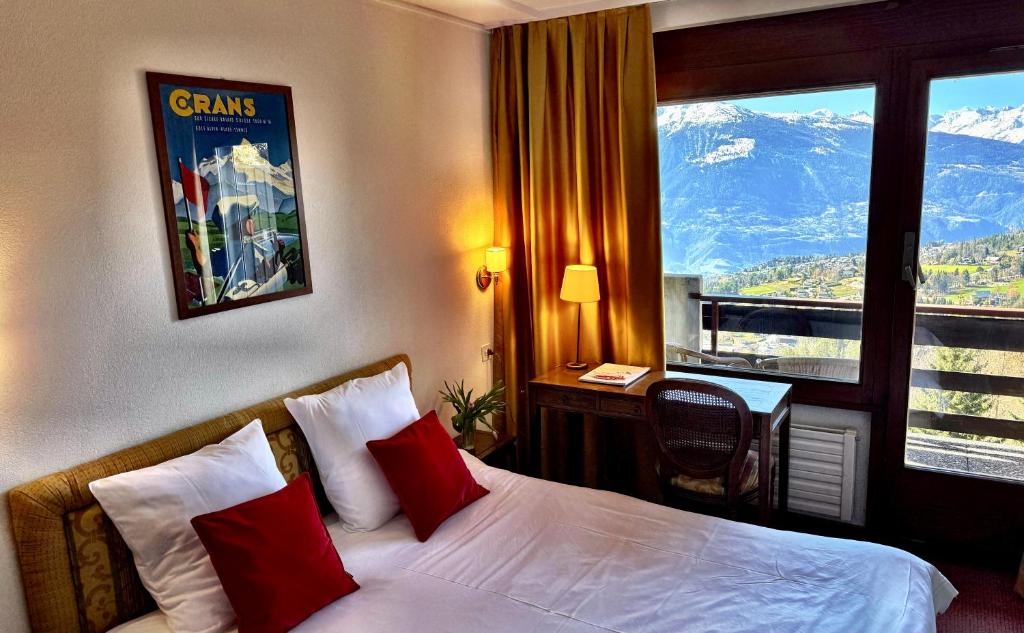 Nespecifikovaný výhled na hory nebo výhled na hory při pohledu z hotelu