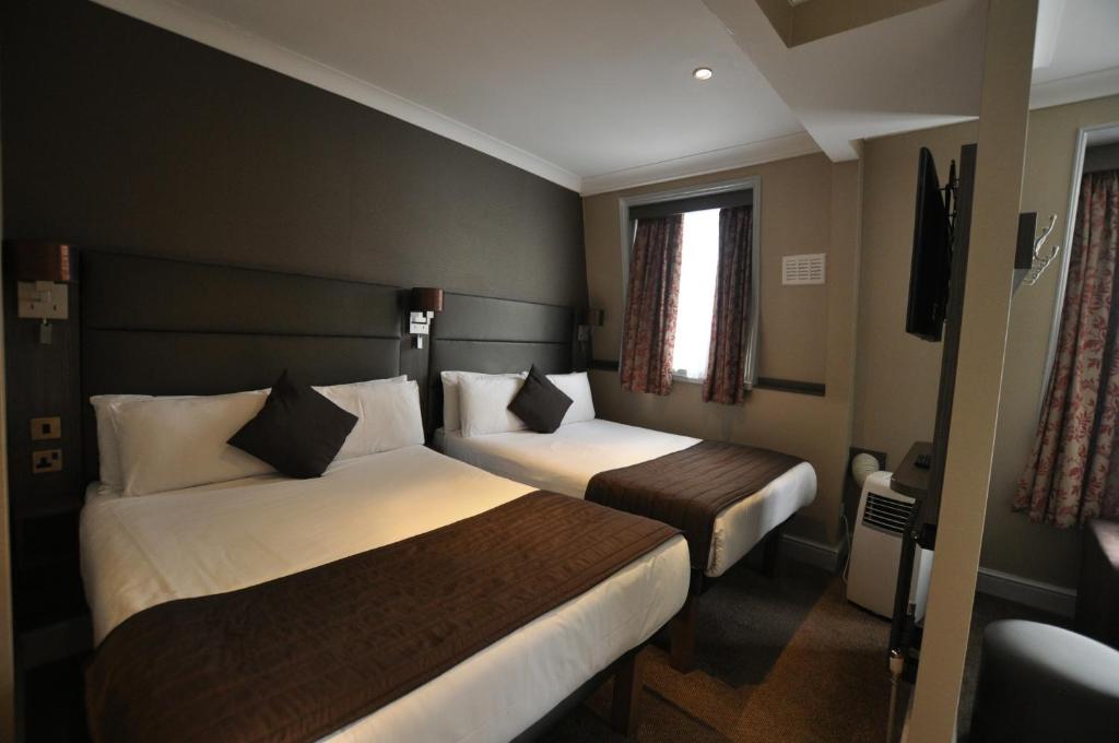 
Quadruple Room (5 persons)
