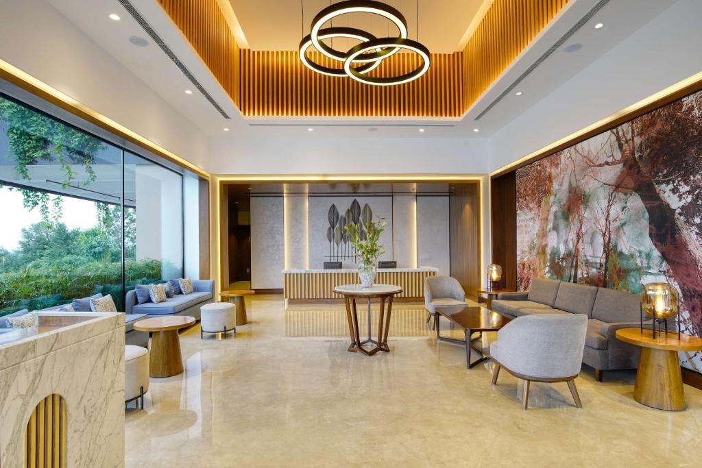 Posezení v ubytování Radisson Blu Resort Dharamshala