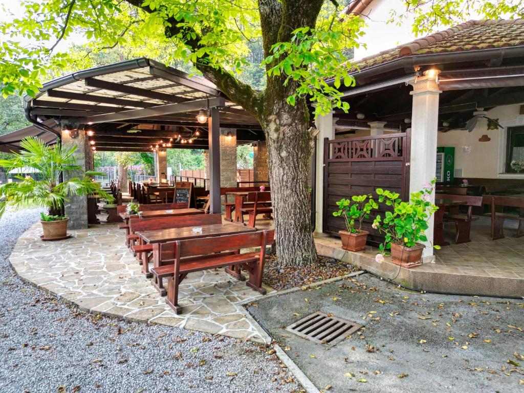 Restaurace v ubytování Domačija Bubec