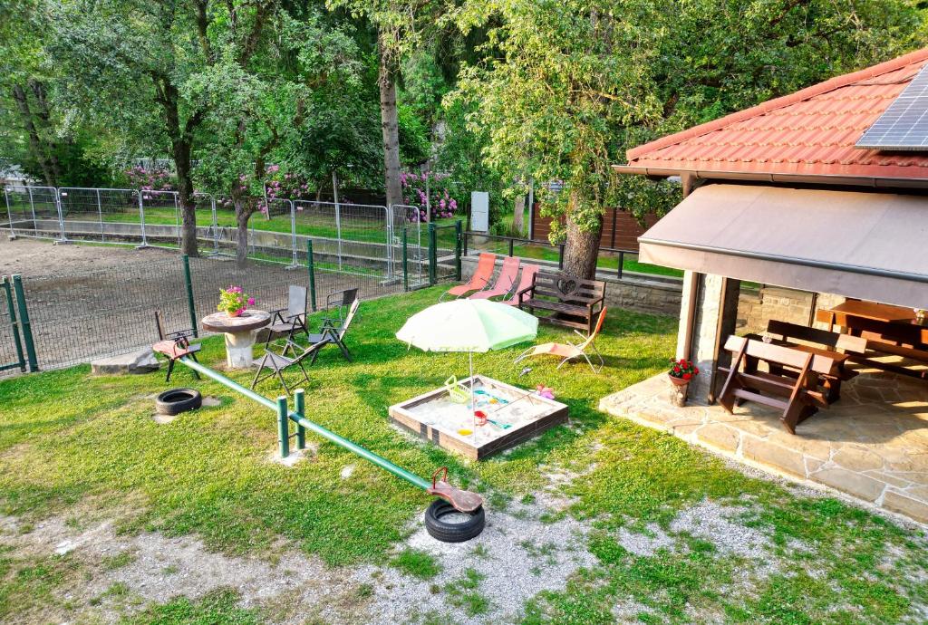Zahrada ubytování Domačija Bubec