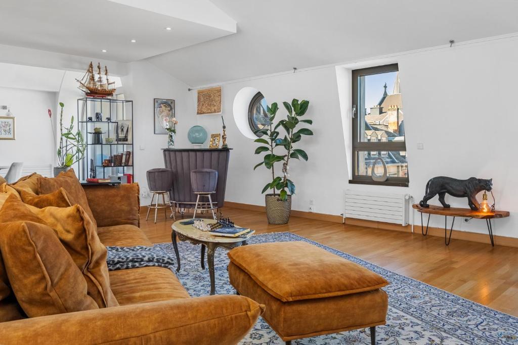 160m2 Penthouse in the City Centre with a balcony and the city view