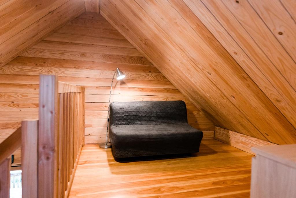 Posezení v ubytování Huttopia Les Deux Lacs - Laurentides