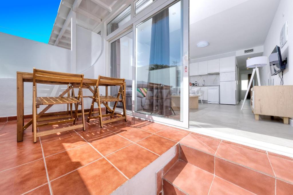Puerto Rubi 4 - 100M to the Beach By Lanzarote Vacation Homes
