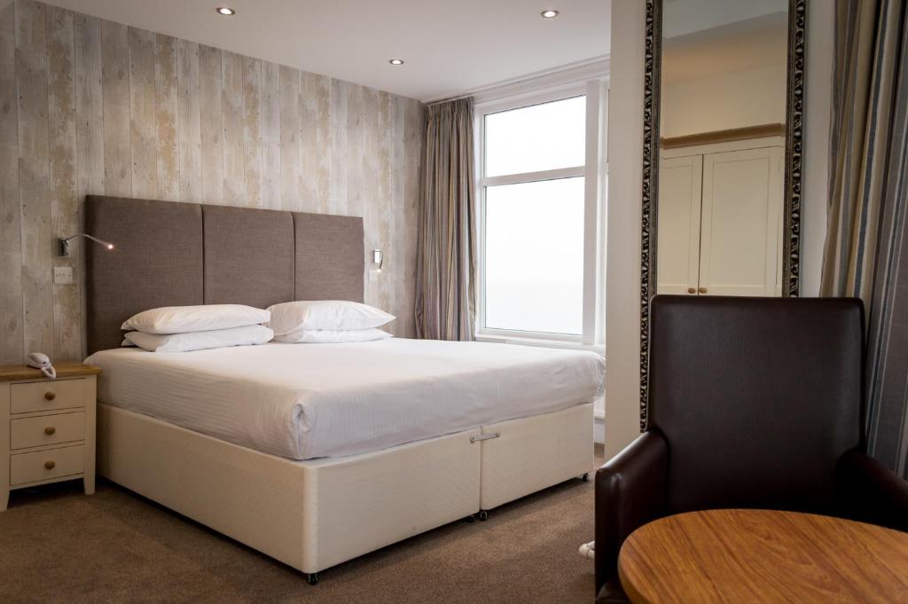 
Superior Double or Twin Room with Sea View
