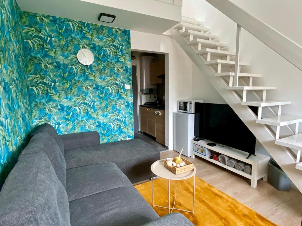 Μια τηλεόραση ή/και κέντρο ψυχαγωγίας στο Szalai Silver Loft by NW