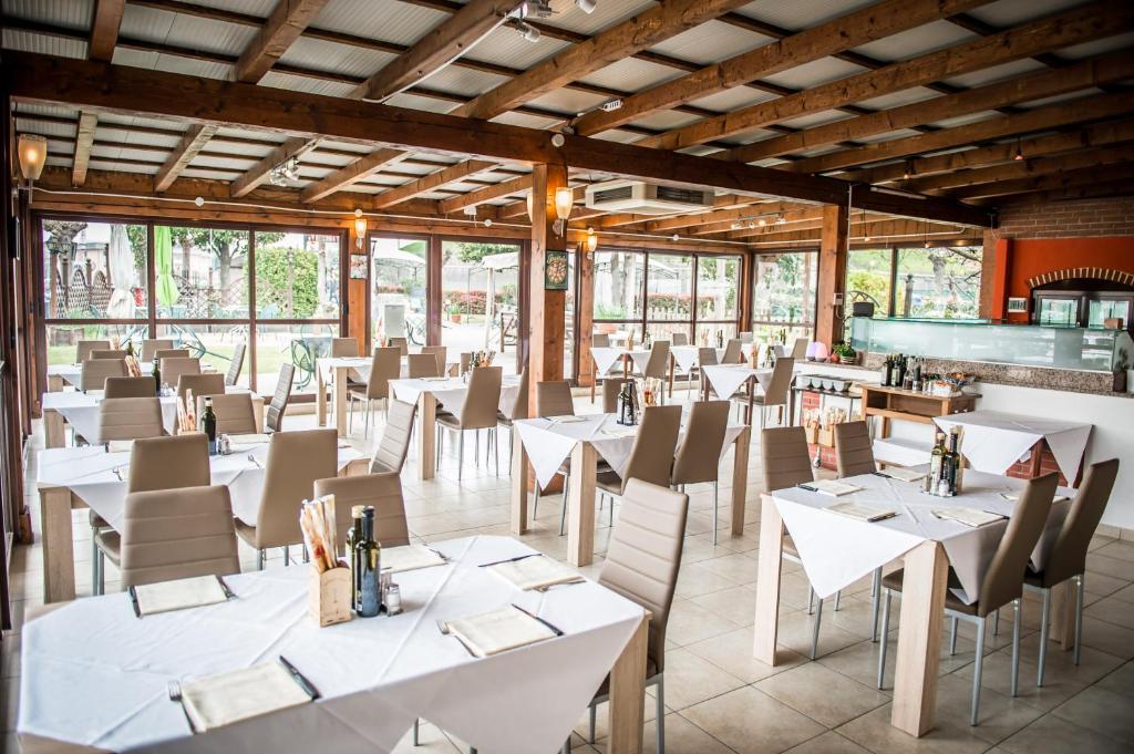 Restaurace v ubytování Hotel Johnson