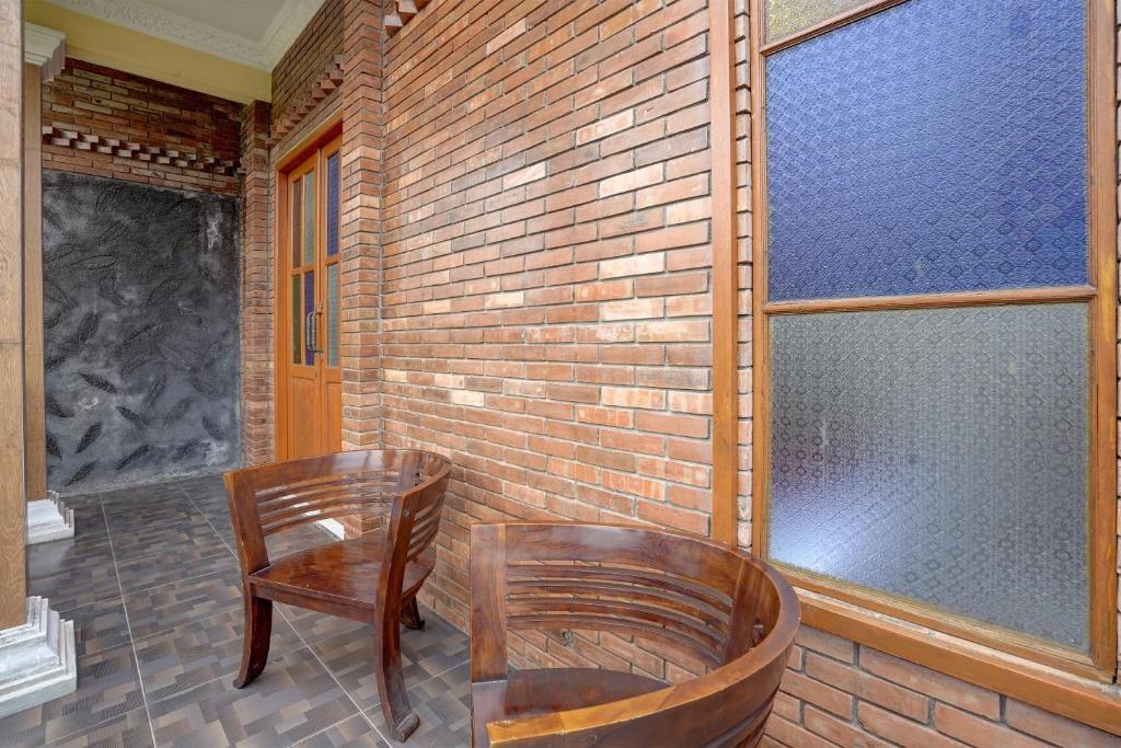 OYO 92030 Ef Palm Guest House Family - Housity