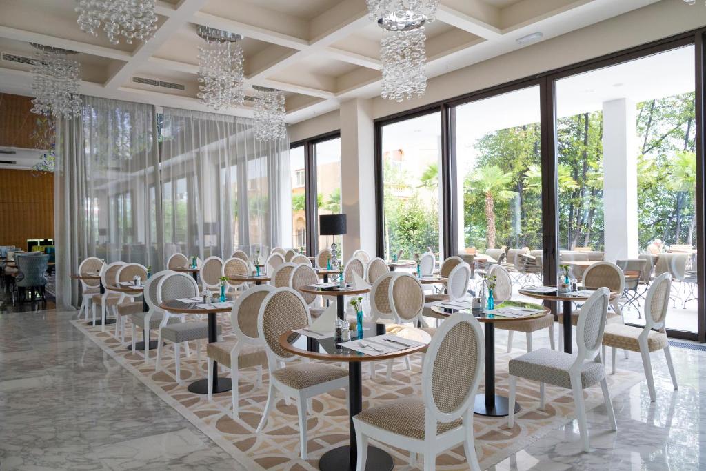 Restaurace v ubytování Amadria Park Hotel Royal